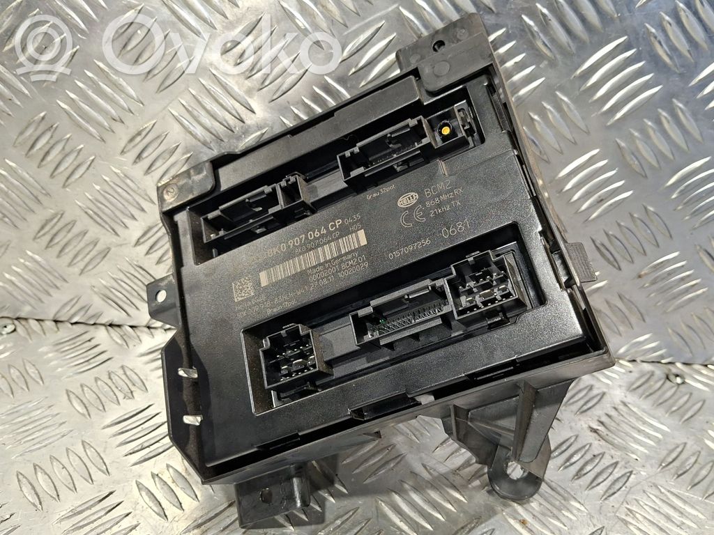 Audi A5 8T 8F Comfort/convenience module 