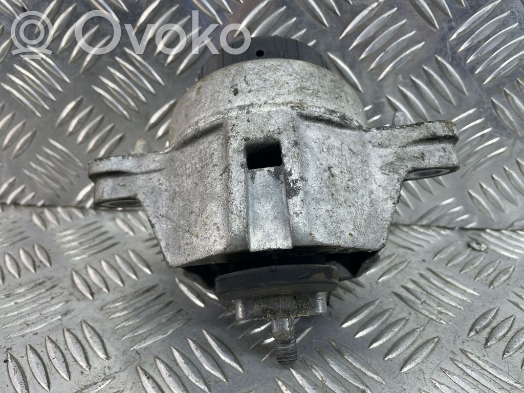 Engine mount bracket   3618840