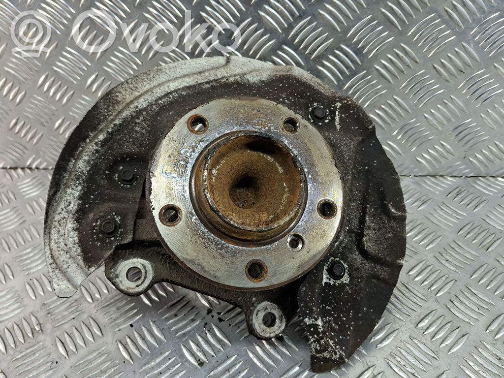 BMW 1 E81 E87 Front wheel hub 