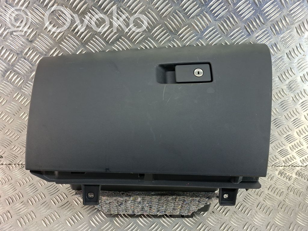 Volvo V60 Daiktadėžė 