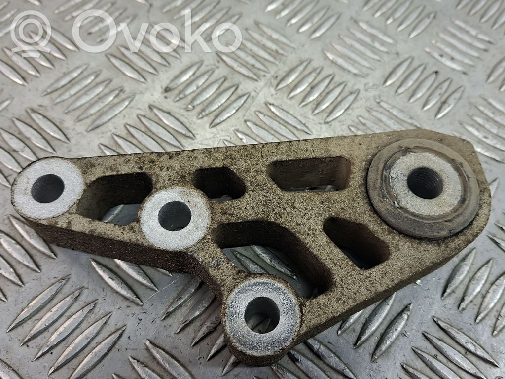 Jeep Renegade Engine mount bracket 