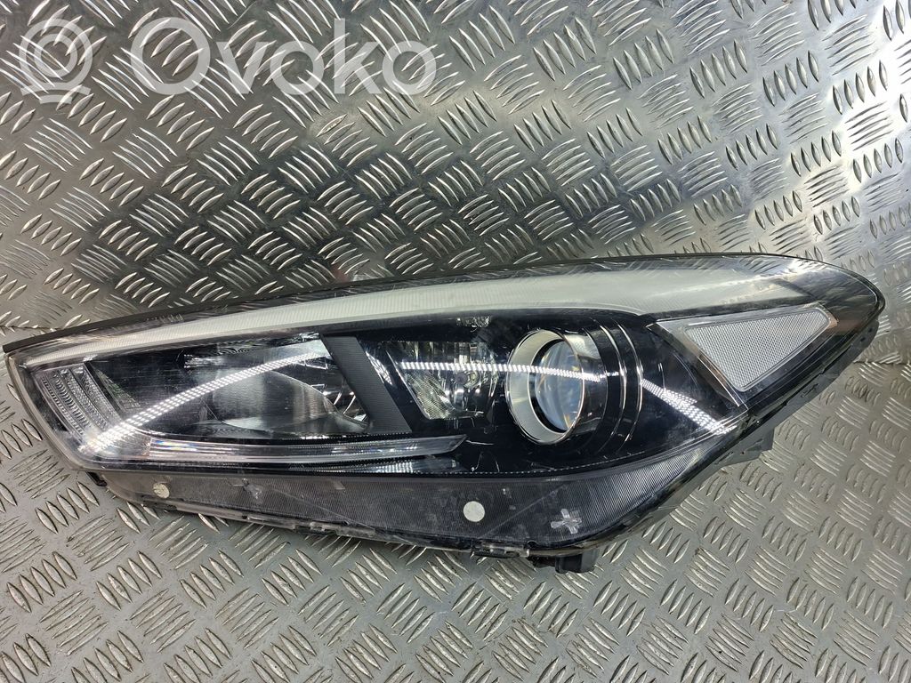 Hyundai Tucson TL Lampa przednia 