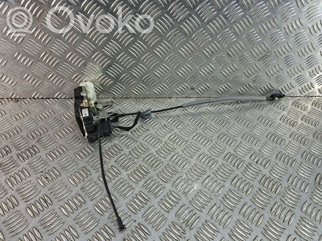 Volvo V40 Front door lock 