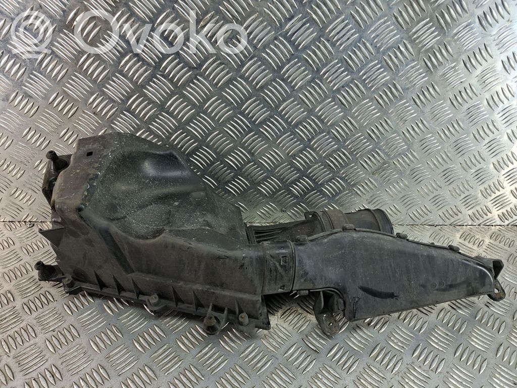 Volvo V40 Air filter box 