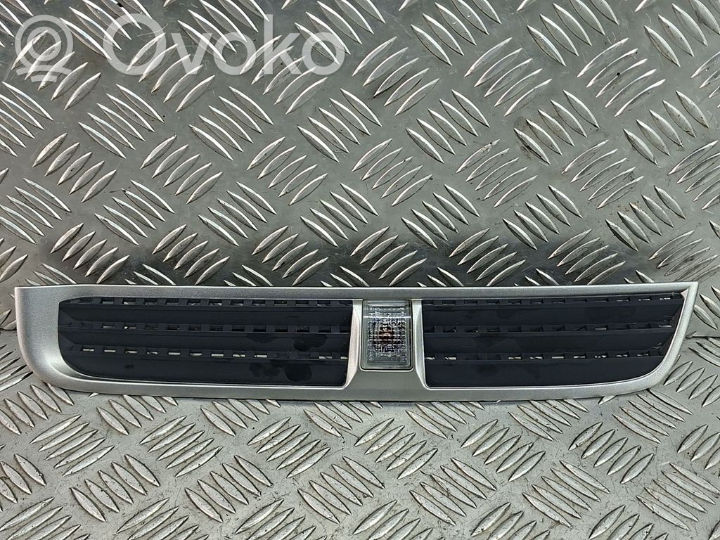 Opel Antara Fender grill 