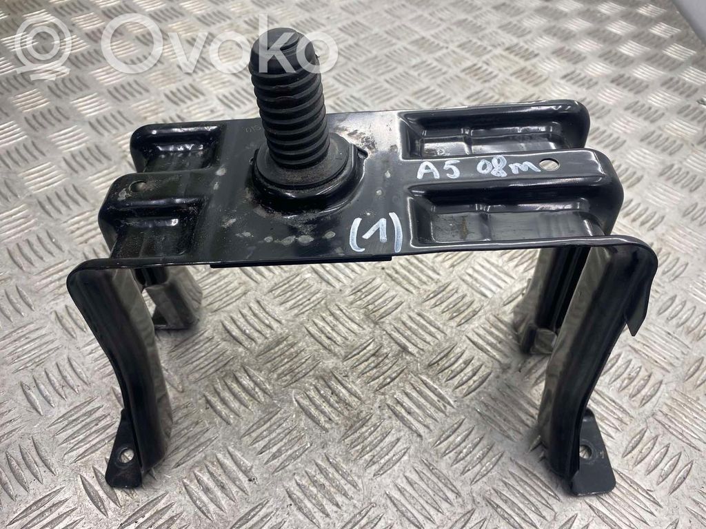 Audi A5 8T 8F Spare wheel mounting bracket 