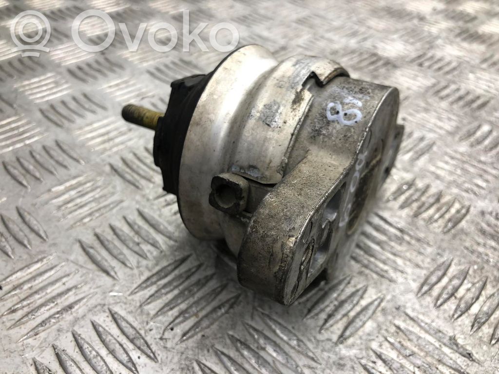 Audi A8 S8 D3 4E Engine mount bracket 