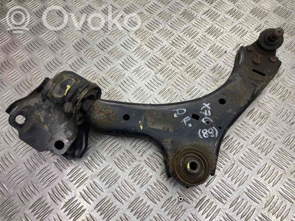 Volvo XC70 Front lower control arm/wishbone 