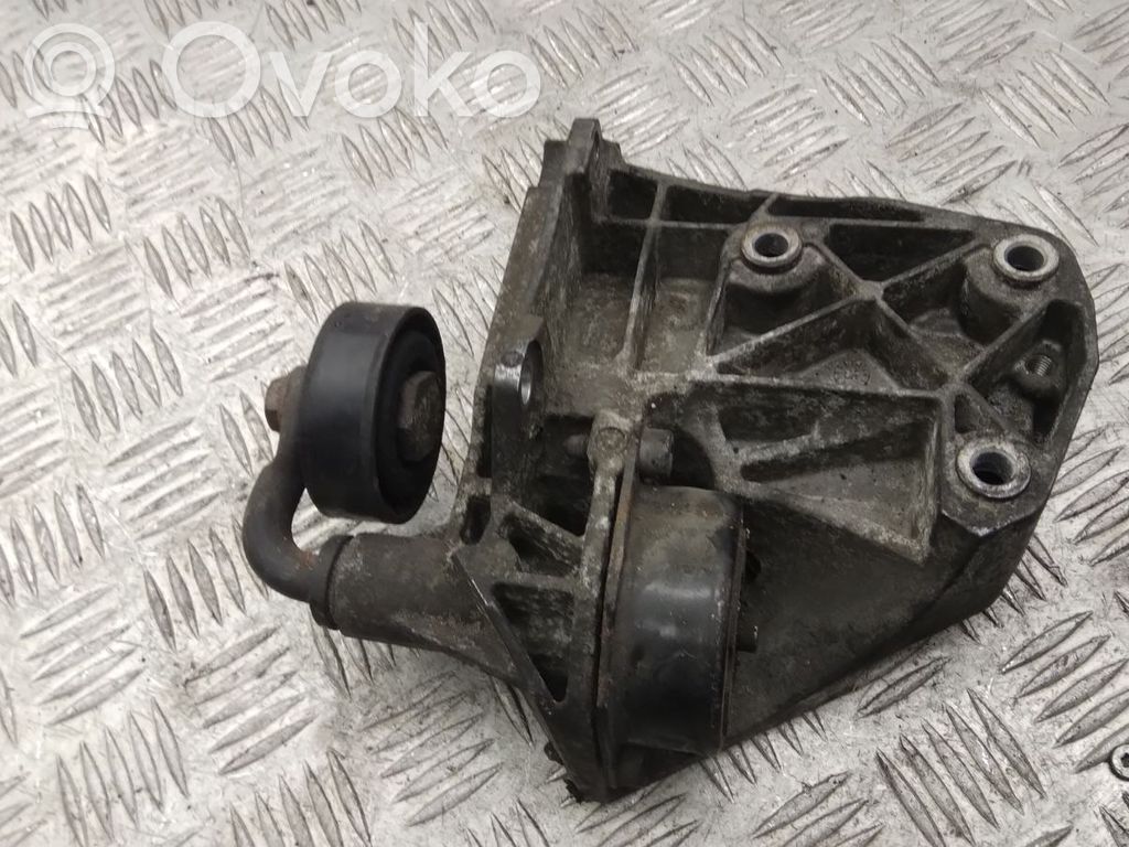 BMW X5 E53 Engine mounting bracket 