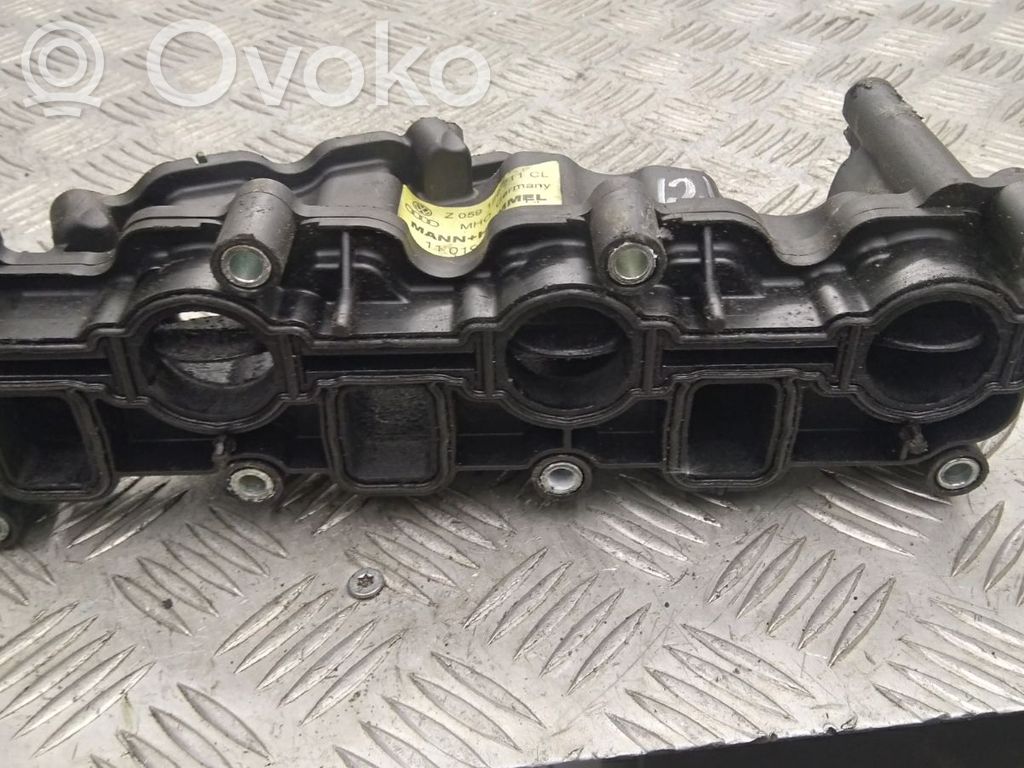 Audi A5 8T 8F Kolektor ssący 