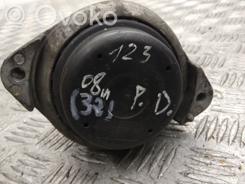 BMW 3 E90 E91 Engine mount bracket 