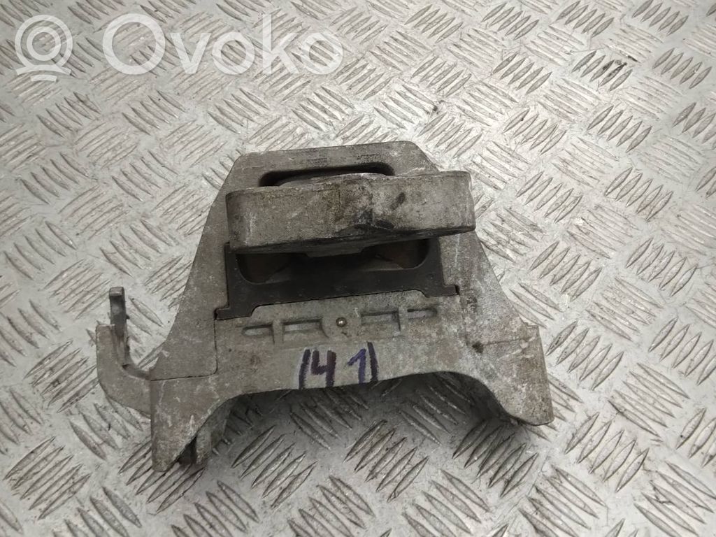 Opel Zafira C Engine mount bracket 