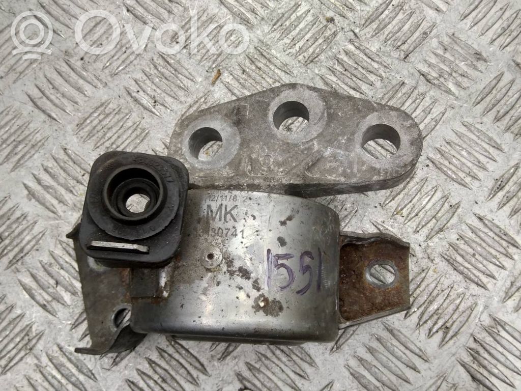 Opel Corsa D Engine mount bracket 