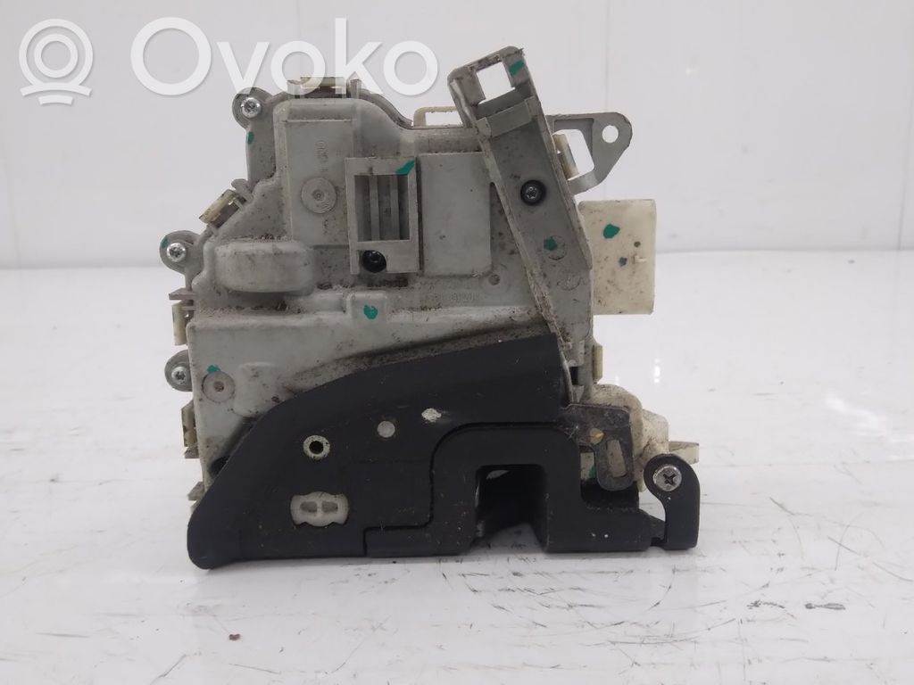 Audi A5 8T 8F Front door lock 