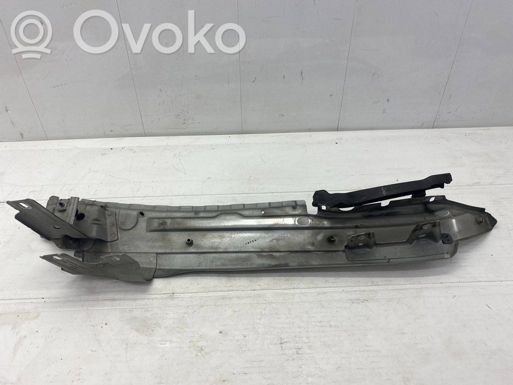 Audi Q7 4L Lokasuojan kannake 