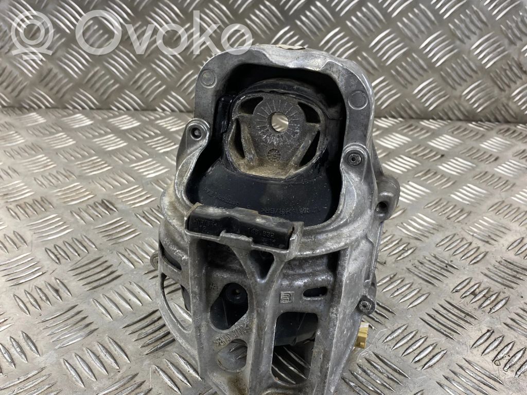 Audi Q7 4M Engine mount bracket 