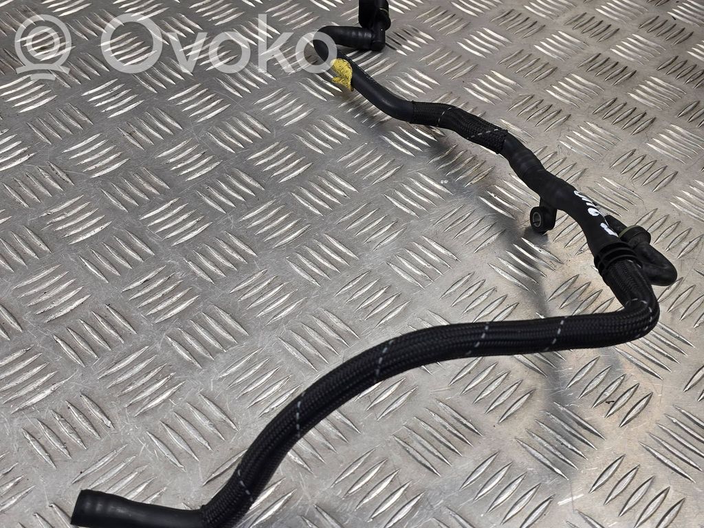 Audi Q7 4M Vacuum line/pipe/hose 