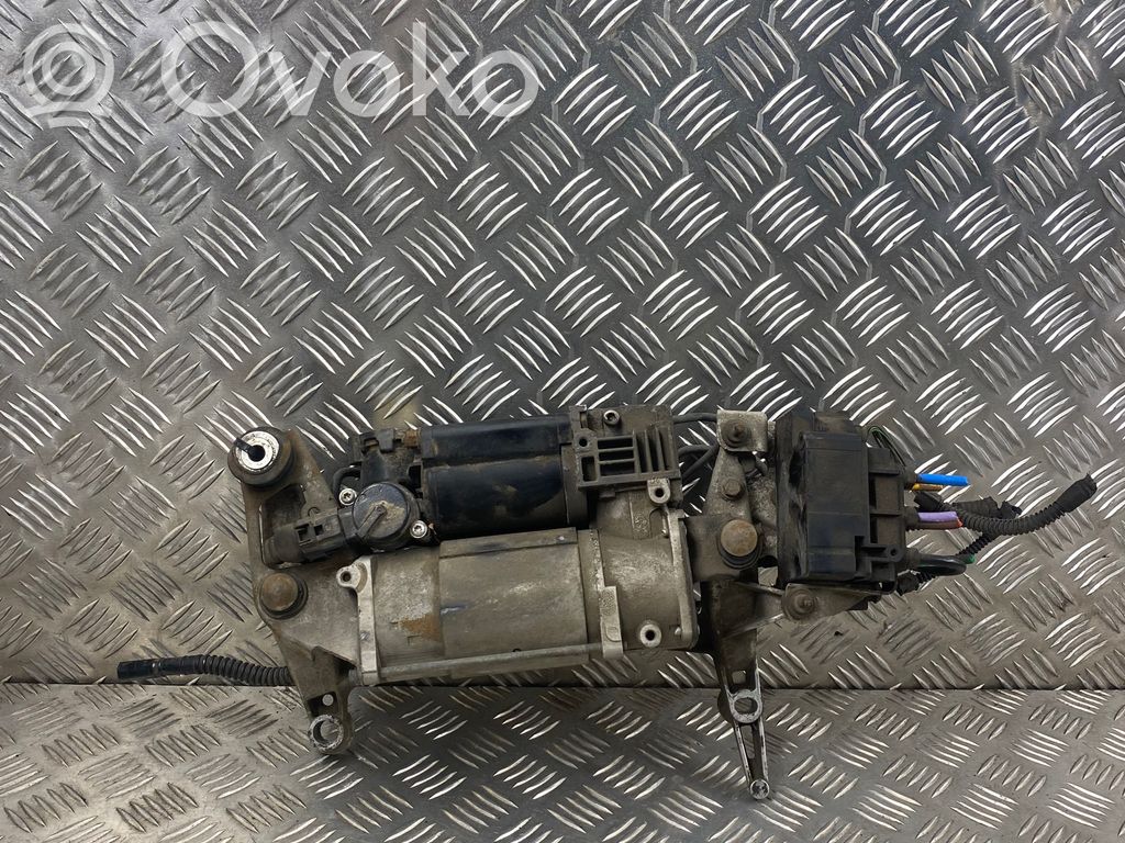 Audi Q7 4L Kompresor zawieszenia tylnego pneumatycznego 