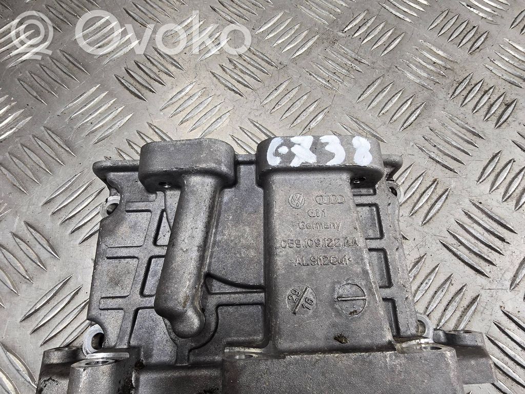 Audi Q7 4M Другая деталь двигателя 