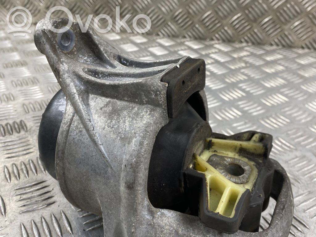 Audi A4 S4 B9 Engine mount bracket 