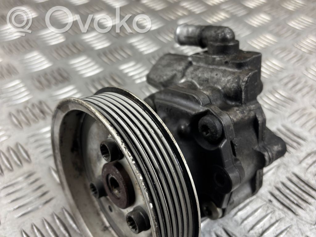 Audi Q7 4L Power steering pump 