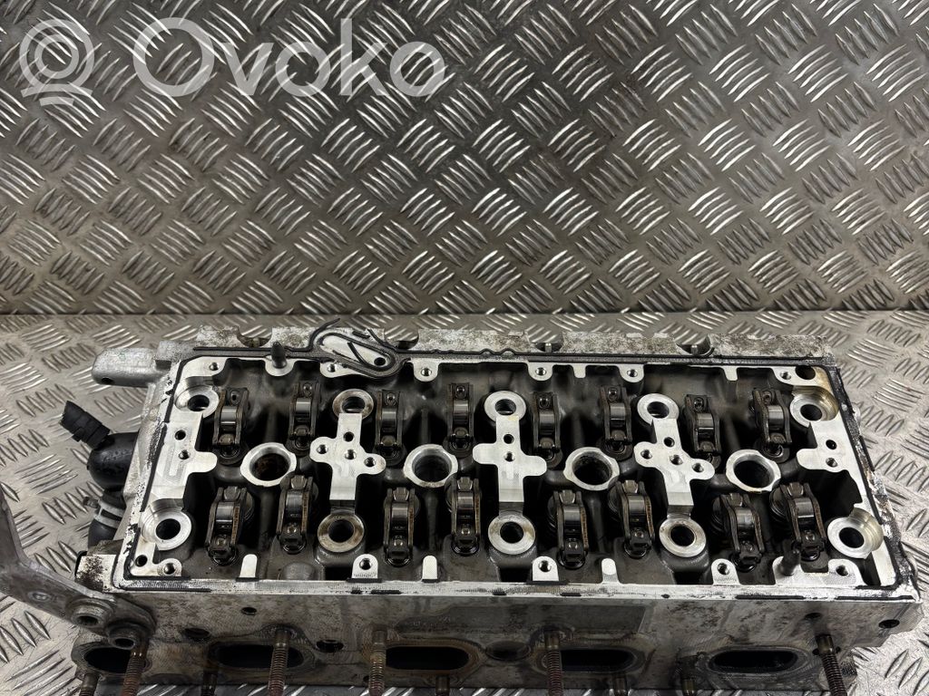 Volkswagen PASSAT B8 Engine head 