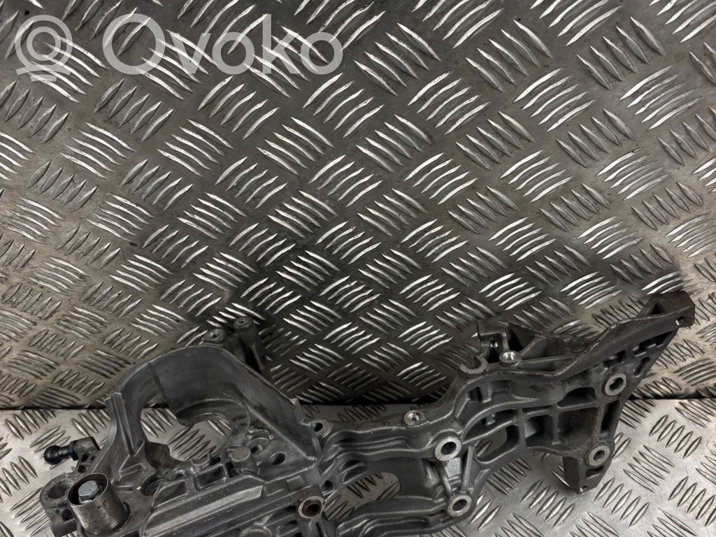 Volkswagen PASSAT B8 Generator/alternator bracket 