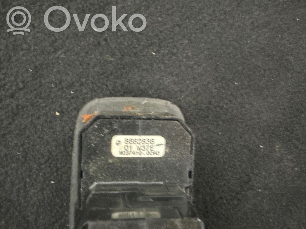Volvo V70 Electric window control switch 