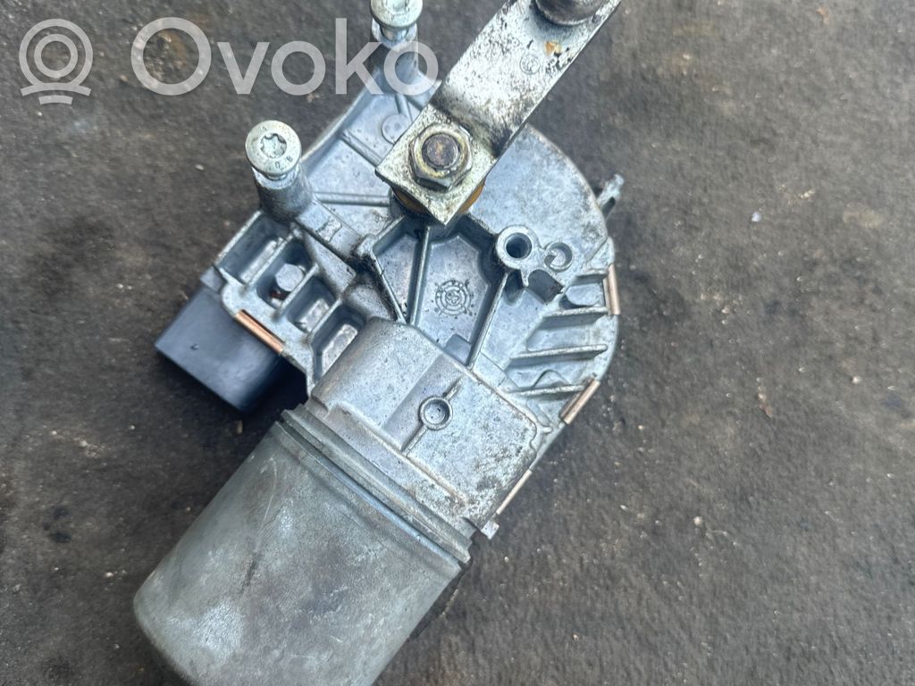 Audi A6 S6 C6 4F Galinio stiklo valytuvo varikliukas 