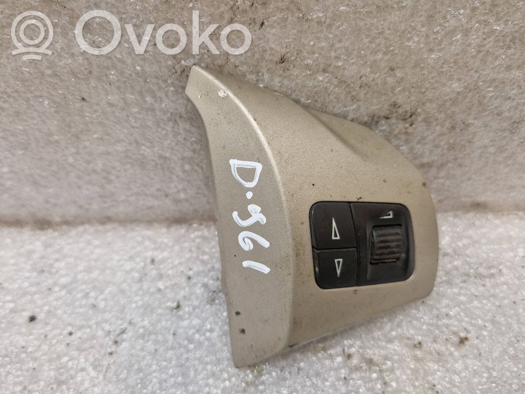 Opel Corsa D Steering wheel buttons/switches 