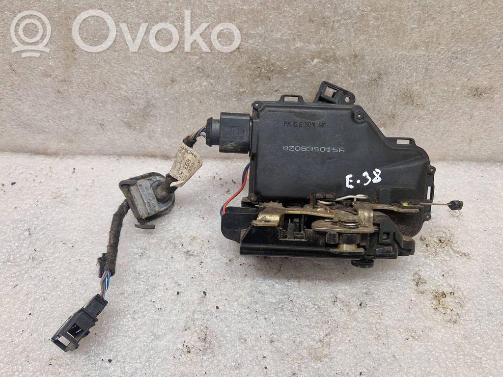 Audi A2 Aizmugurē slēdzene 