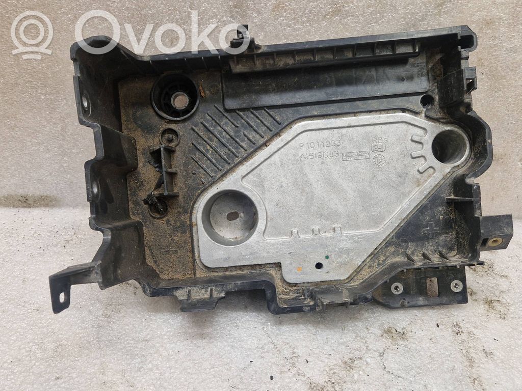 Renault Clio V Akumuliatoriaus tvirtinimo padas 