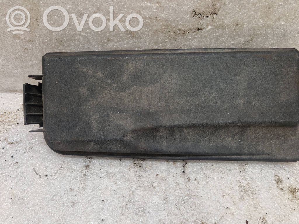 Opel Vectra C Fuse box cover 