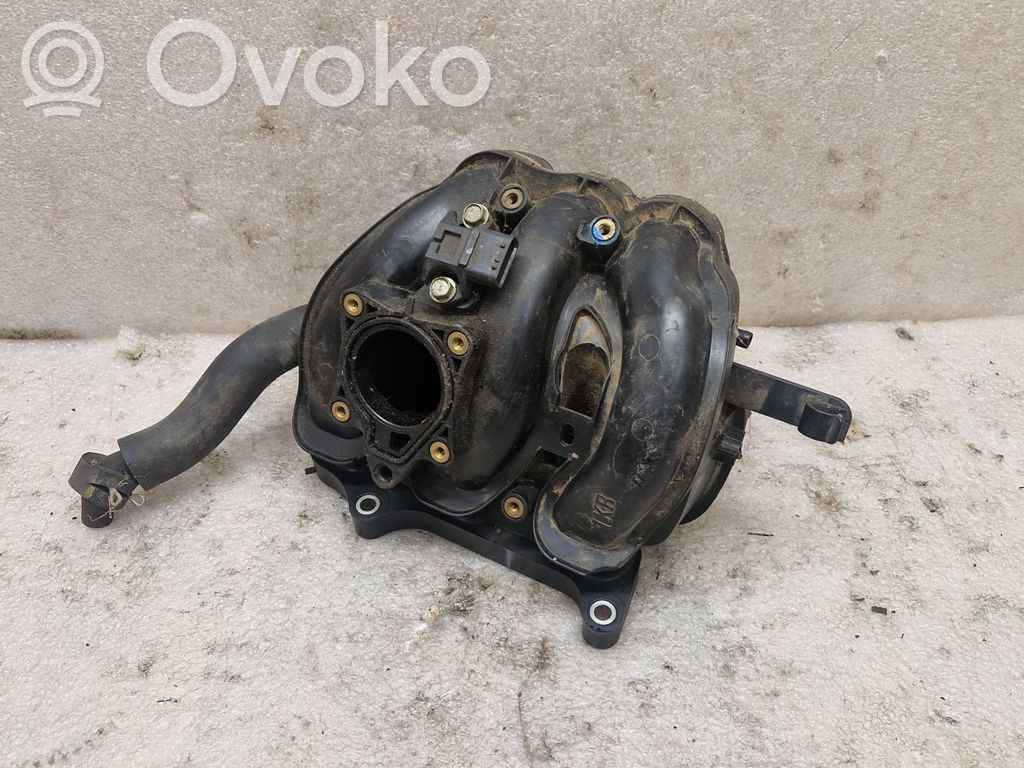 Toyota Yaris Intake manifold 