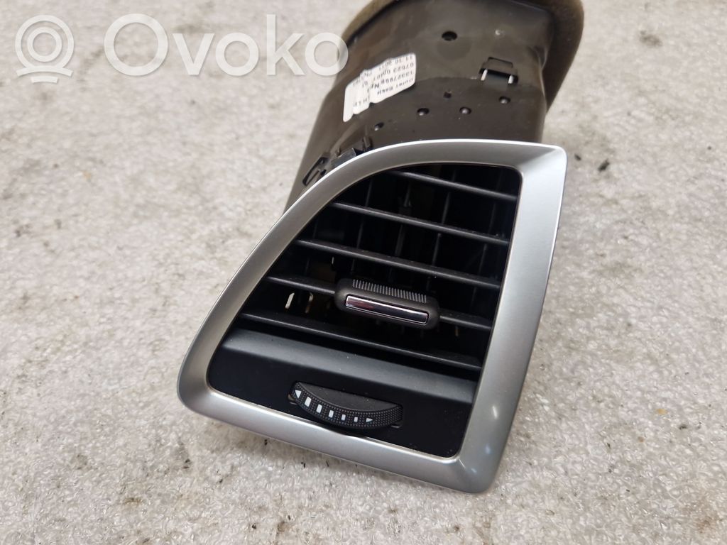 Opel Astra J Boczna kratka nawiewu deski rozdzielczej 