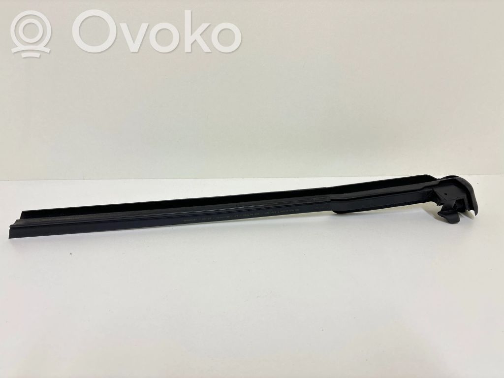 BMW 1 E82 E88 Rubber seal rear door window/glass 