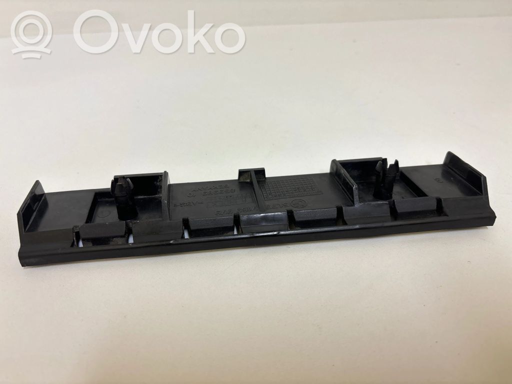 BMW 1 E81 E87 Kita slenkscių/ statramsčių apdailos detalė 