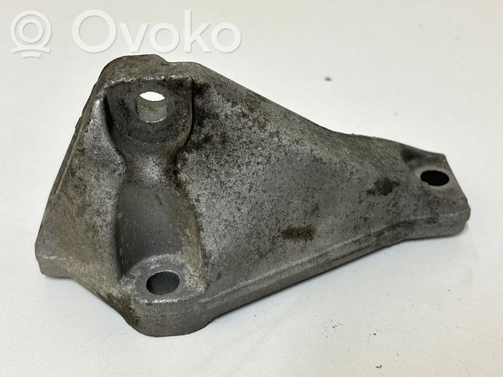 BMW 1 E81 E87 Fuel pump bracket 
