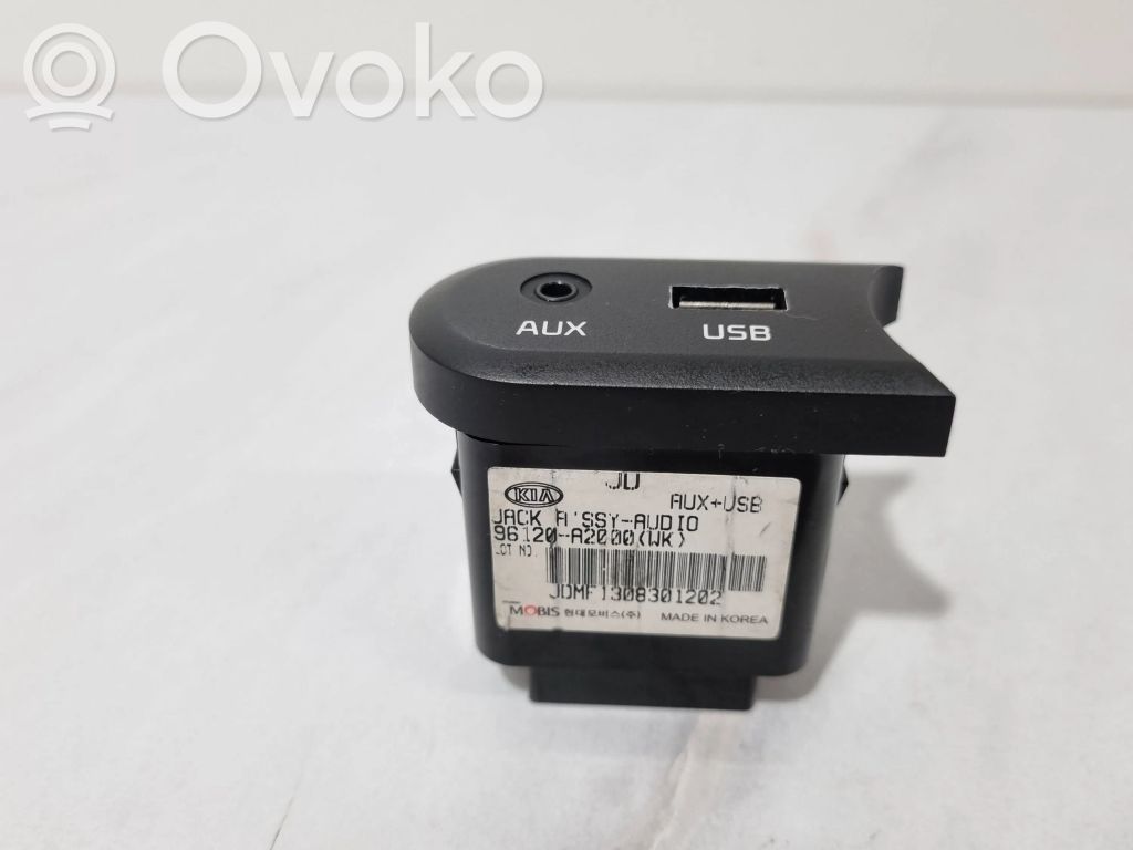 KIA Ceed USB jungtis 