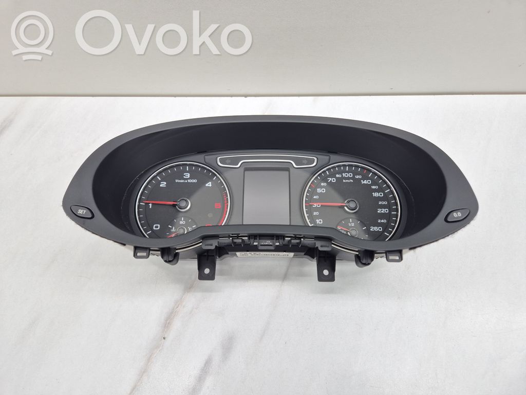 Audi Q3 8U Licznik / Prędkościomierz 