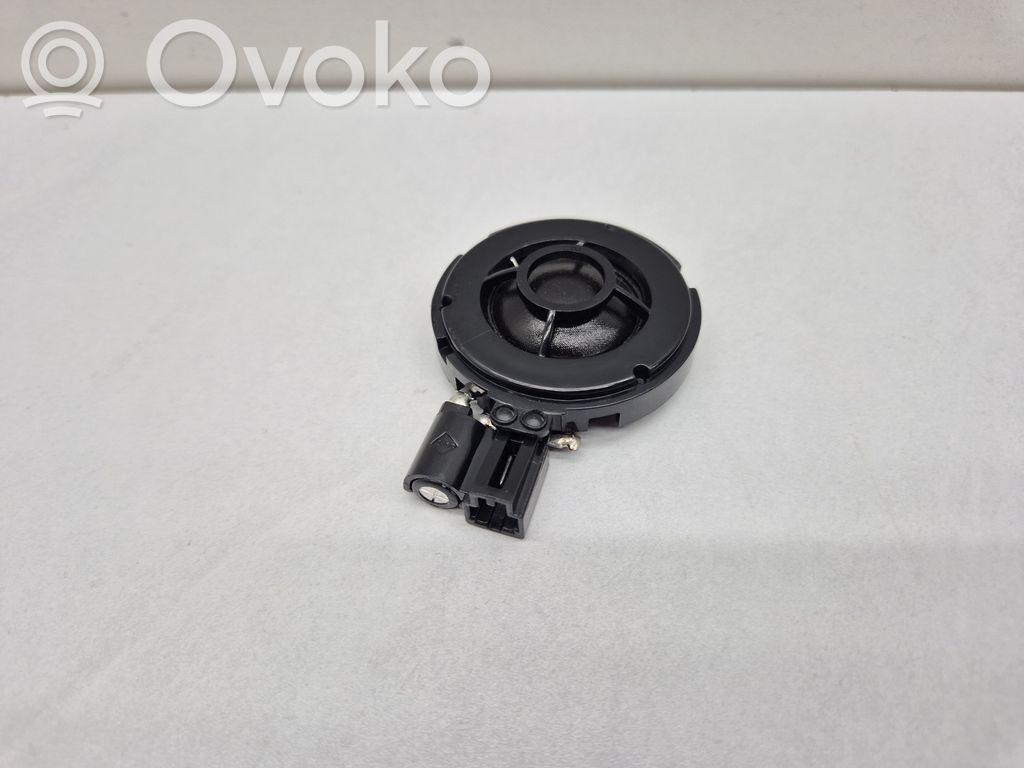 Audi Q3 8U Altavoz de alta frecuencia en la puerta delantera 