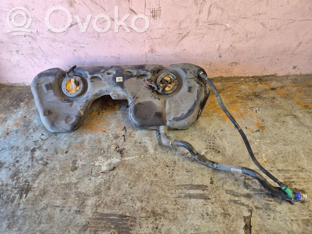 BMW 3 E90 E91 Fuel tank 