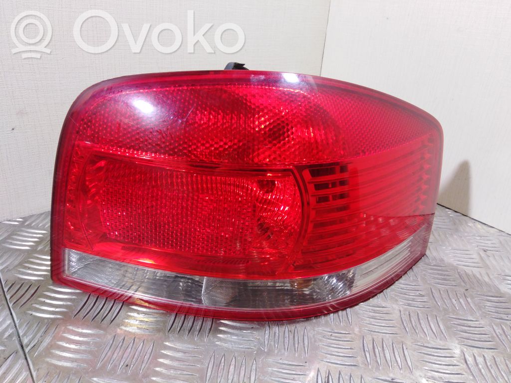 Audi A3 S3 8P Aizmugurējais lukturis virsbūvē 