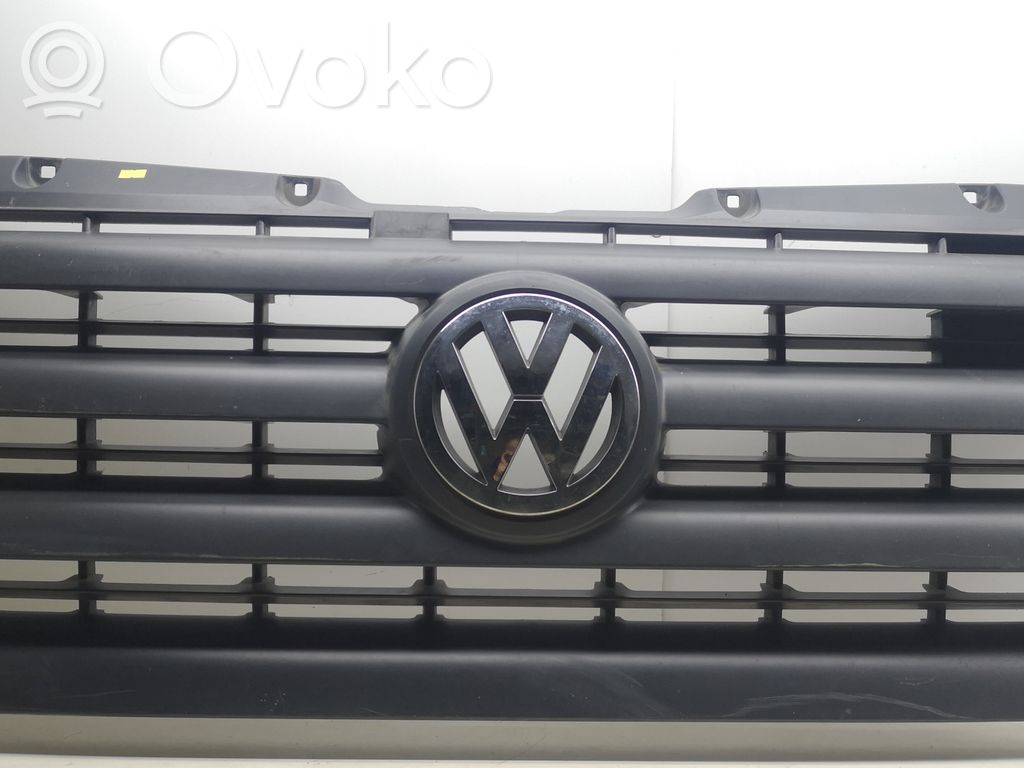 Volkswagen Crafter Etupuskurin ylempi jäähdytinsäleikkö 