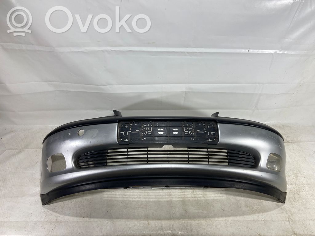 Opel Vectra B Parachoques delantero 