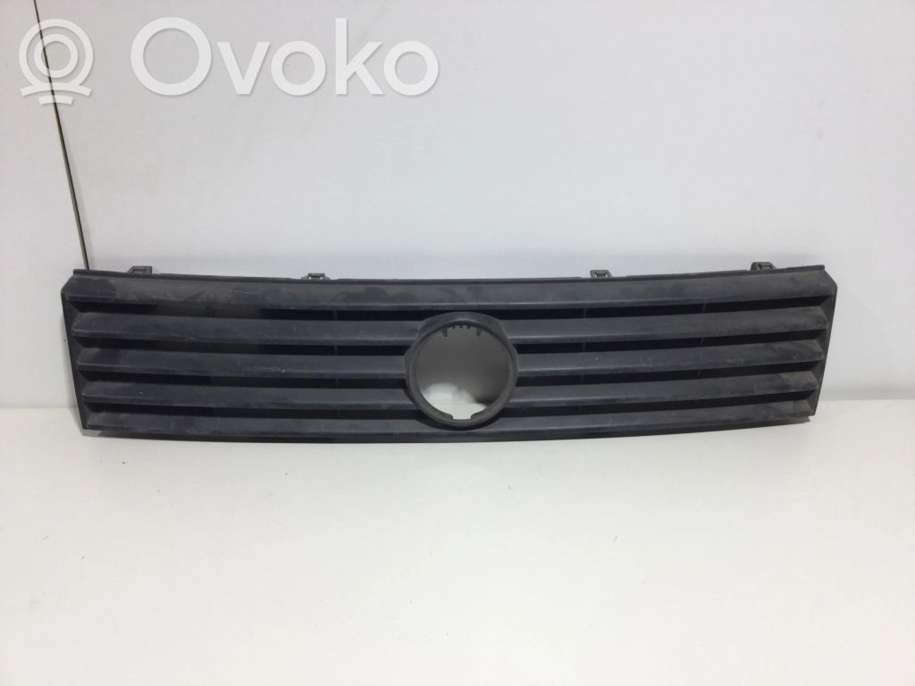 Maskownica / Grill / Atrapa górna chłodnicy   867853653G