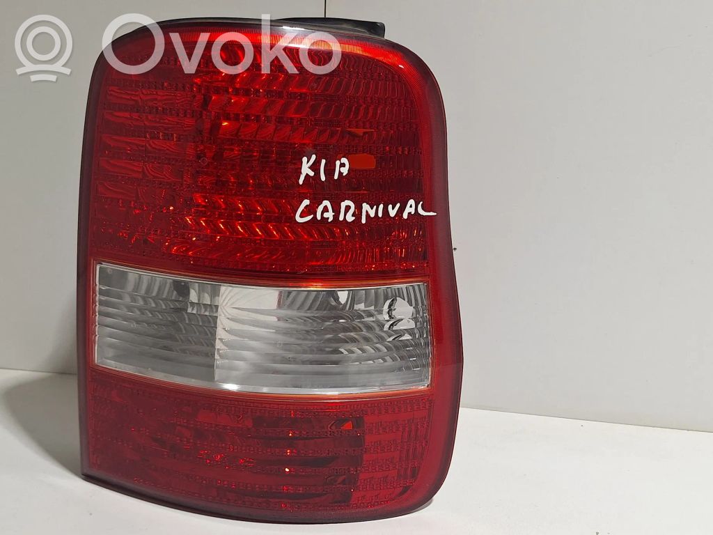 KIA Carnival Задний фонарь в кузове 