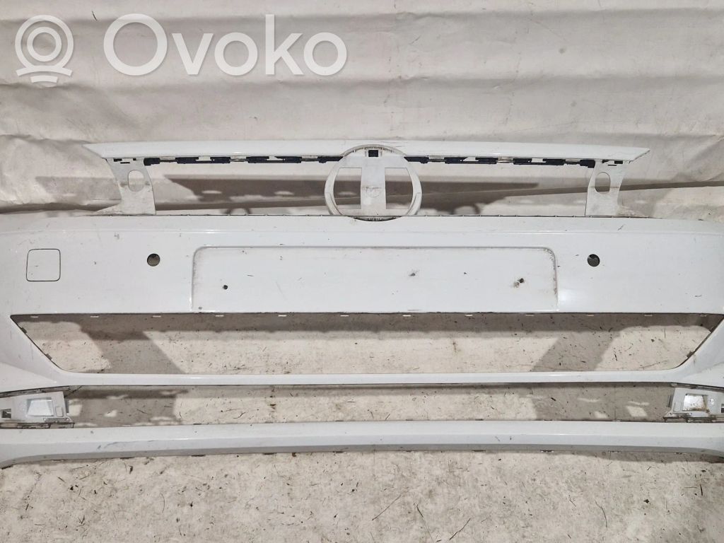 Volkswagen Polo VI Parachoques delantero 