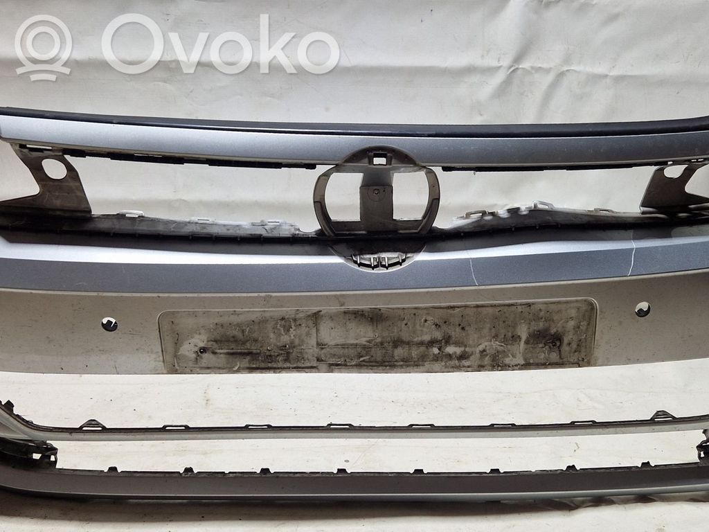 Volkswagen Polo VI Parachoques delantero 