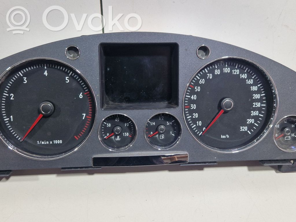 Volkswagen Phaeton Speedometer (instrument cluster) 